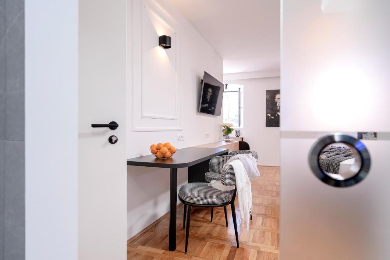 Fingerprint Central Apartment 5 Min From Center & Beach 흐바르 외부 사진